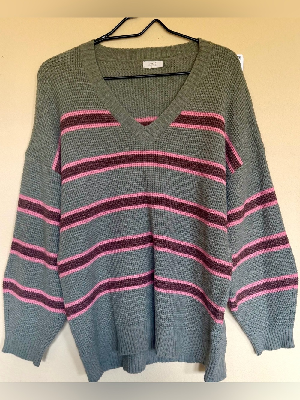 Easel v-neck sweater size medium